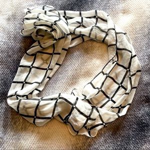 Grid print black and white wrap scarf